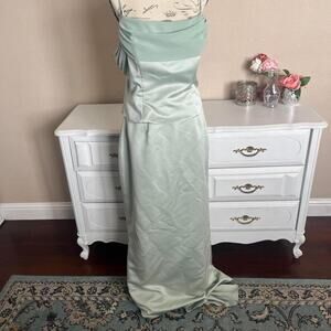 Green prom skirt